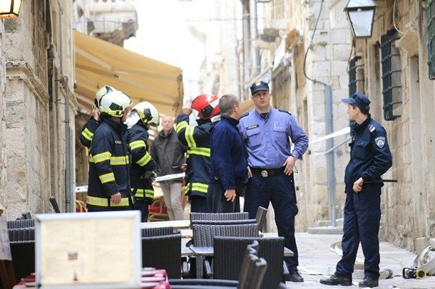 Kraj drame u Dubrovniku: Hitna pomoć odvela na liječenje muškarca koji je prijetio plinskim bocama