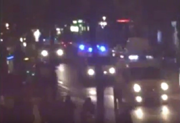 Amaterska snimka prikazuje razmjere drame i panike u trenutku eksplozije kod pariškog stadiona