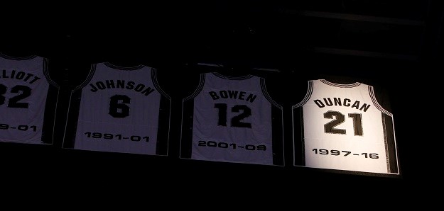VIDEO Cijeli je San Antonio plakao: Spursi umirovili dres legendarnog Timmyja