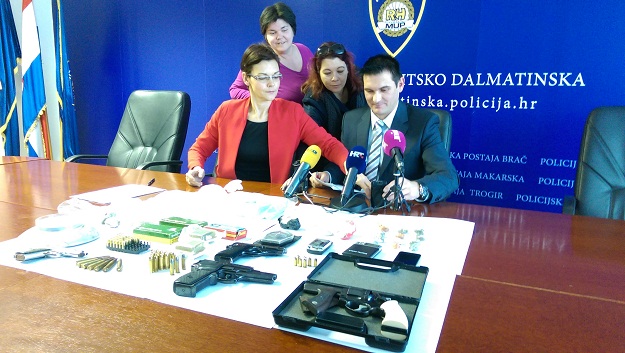 Devet uhićenih: Splitska policija zaplijenila amfetamin, kokain, heroin, oružje