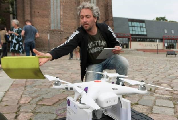 Nizozemski aktivisti Poljacima poslali dron s tabletama za dan poslije