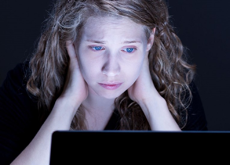 STUDIJA Osjećate se usamljeni i izolirani? Vjerojatno ste previše na Facebooku i Instagramu