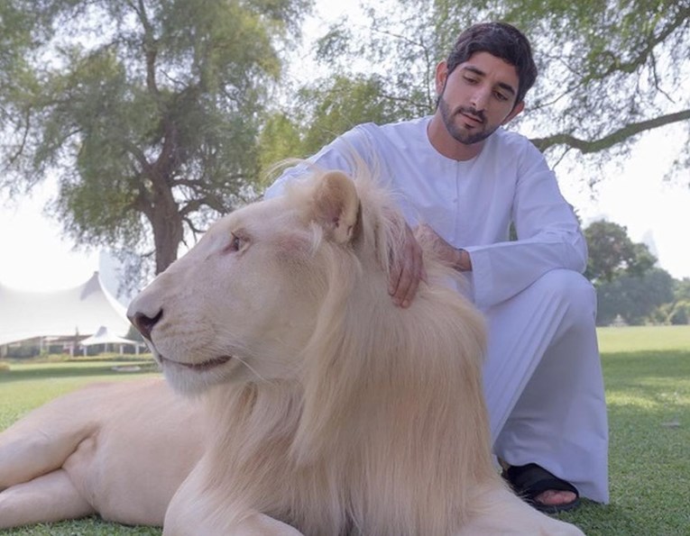 FOTO Princ milijarder iz Dubaija zbog perverzno dobrog načina života postao hit na Instagramu