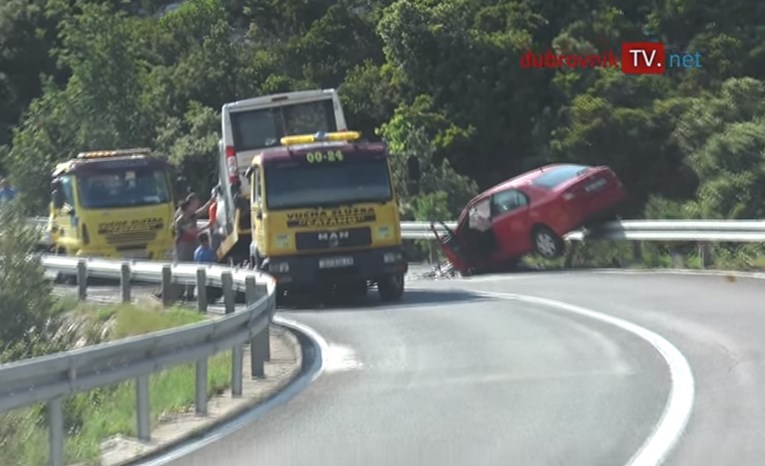 Teška prometna kod Dubrovnika, 34-godišnjakinja umrla u bolnici tijekom operacije