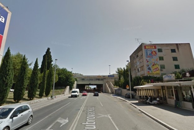 Satima trajala drama u Splitu: Istukao suprugu pa se zatvorio u svoj kafić i prijetio samoubojstvom