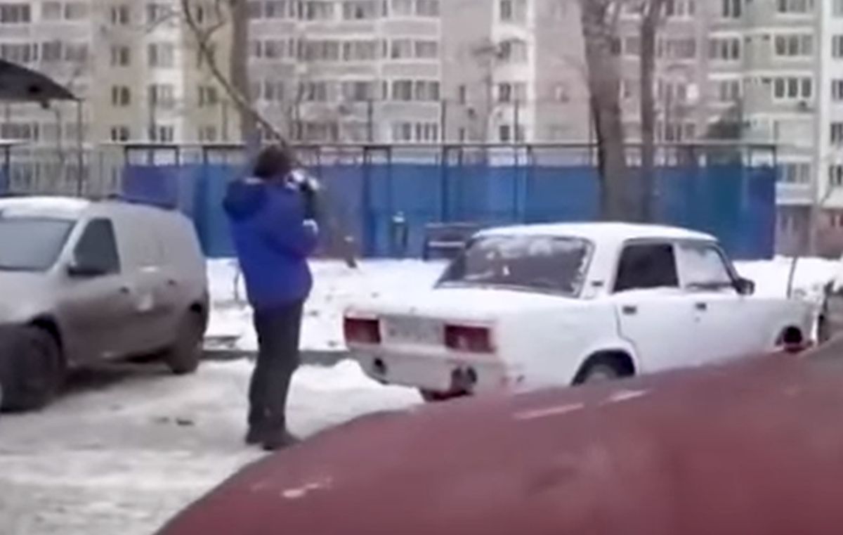 Pobjesnio zbog vozača koji je zauzeo dva parkirna mjesta pa mu priredio osvetu koju neće zaboraviti
