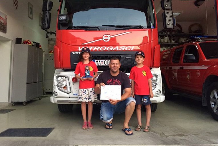 FOTO Djeca koja su novac iz kasice donirala vatrogascima napokon su upoznali svoje heroje