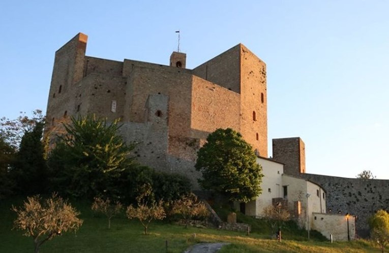 Italija poklanja više od sto dvoraca pod samo jednim uvjetom