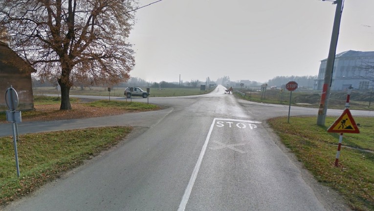 Pijani vozač zabio se u drugi automobil kod Slatine, poginula starica