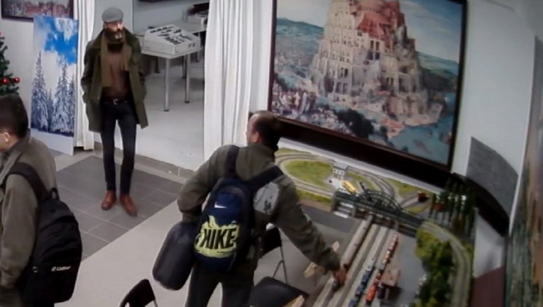 VIDEO U zagrebačkoj trgovini ukradena vrijedna maketa, prepoznajete li lopova?