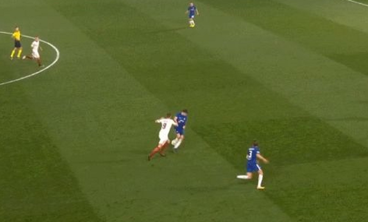DŽEKO OSRAMOTIO ASA OD 60 MILJA Evo kako mu je u sprintu gurnuo loptu kroz noge
