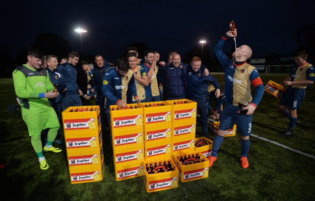 Priča dana: Ajax je škotskom petoligašu poslao 27 gajbi piva, evo i zašto