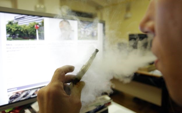 SAD zabranio prodaju e-cigareta mlađima od 18 godina