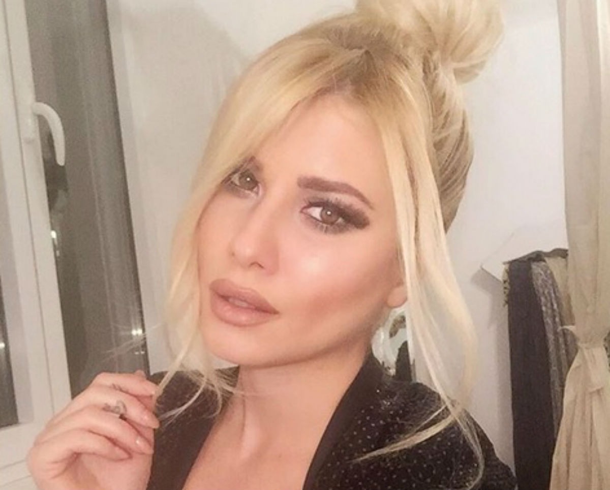 Domaća voditeljica svojim nas je "ljetnim" tijelom podsjetila na povratak u teretanu