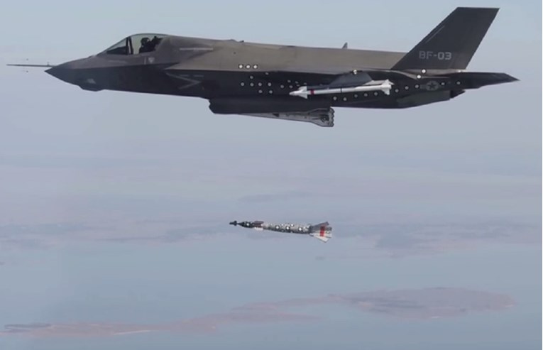 SAD i Južna Koreja vježbaju bombardiranje, Rusija i Kina izvode pomorske vježbe