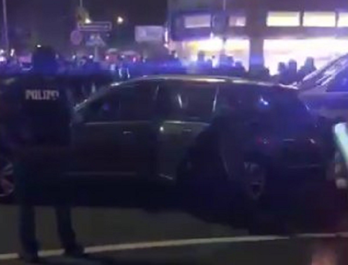 Napad sjekirom na kolodvoru u Düsseldorfu, više osoba ozlijeđeno