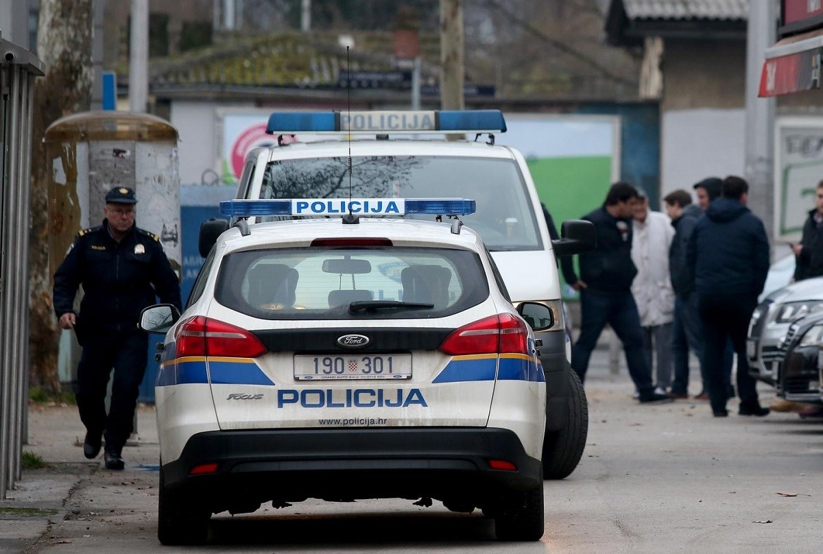 Obdukcija Potvrdila - Mladić Kod Delnica Bježao Od Policije, Smrznuo Se ...