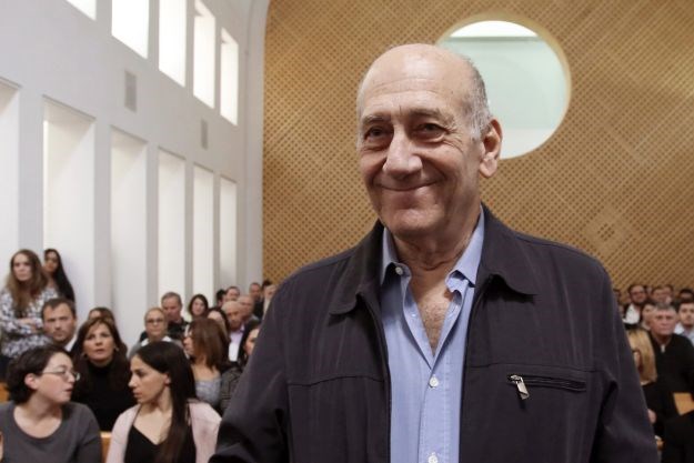 Osramoćeni bivši izraelski premijer Olmert ranije pušten iz zatvora