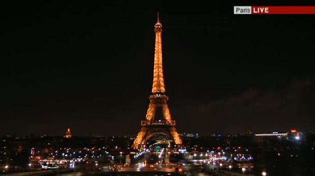 Za Charlie Hebdo ugasio se i Eiffelov toranj