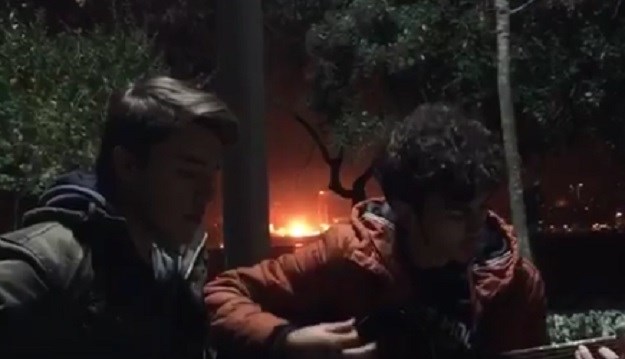 VIDEO Mladići svirali gitaru u Istanbulu i uhvatili trenutak stravične eksplozije