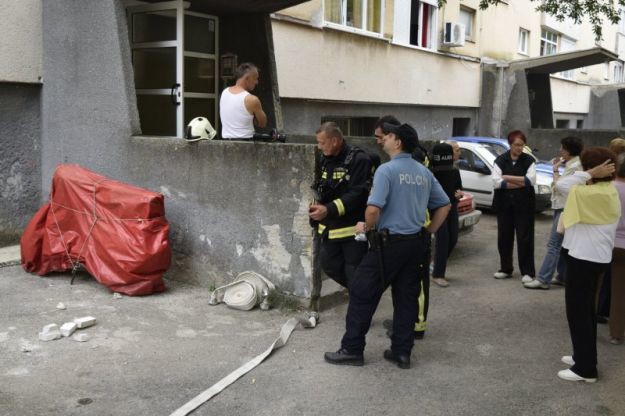 U stanu u Šibeniku eksplodirao plin: Ulicom letjele kamene ploče, jedan muškarac teško ozlijeđen
