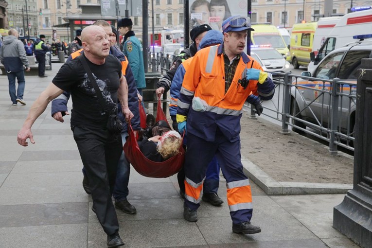 TERORISTIČKI NAPAD U ST. PETERBURGU Broj mrtvih narastao na 11, kamera snimila počinitelja