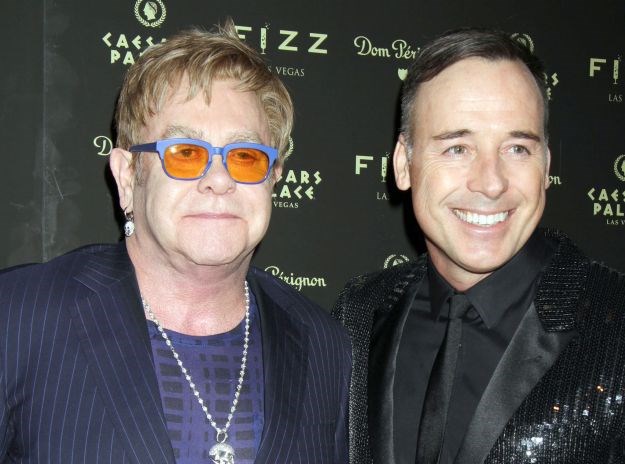 Majka Eltona Johna proslavila 90. rođendan uz imitatora svog sina