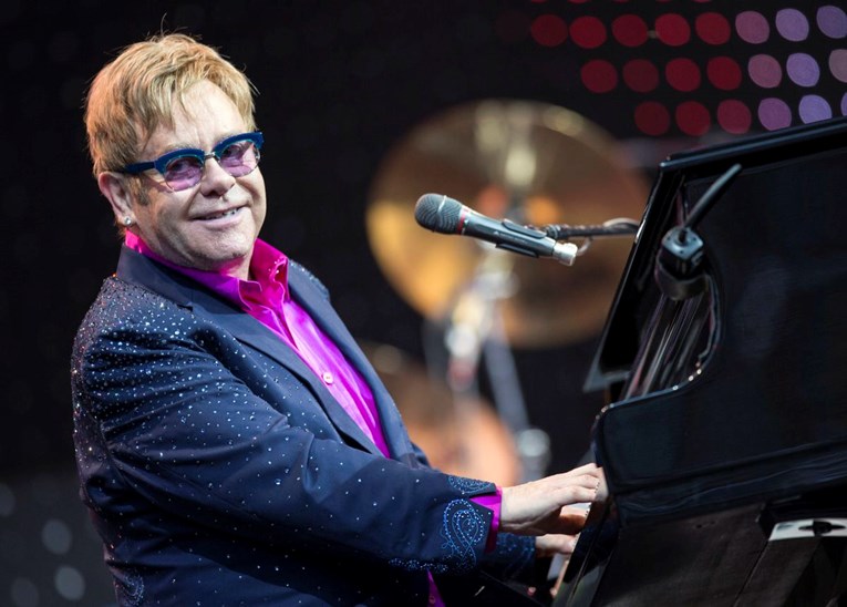 Elton John u životnoj opasnosti? Pokupio rijetku i smrtonosnu bakterijsku infekciju