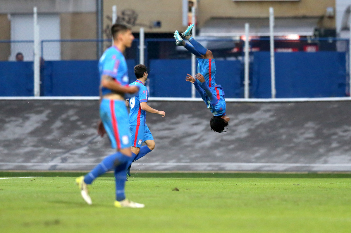 NEVJEROJATNI RUDEŠ POBIJEDIO I DINAMO U prvoj sezoni srušili četiri najbolje momčadi lige