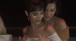 VIDEO Bella Hadid na razuzdanom partyju pohotno uhvatila Emily Ratajkowski za grudi