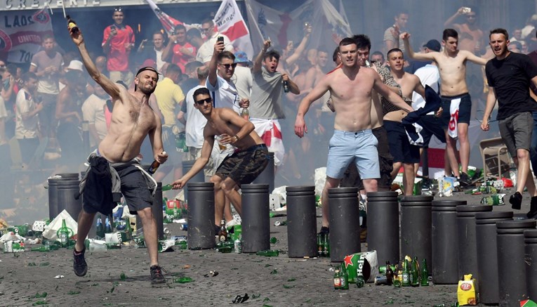 Zbog vala nasilja Francuska zabranila alkohol na Euru