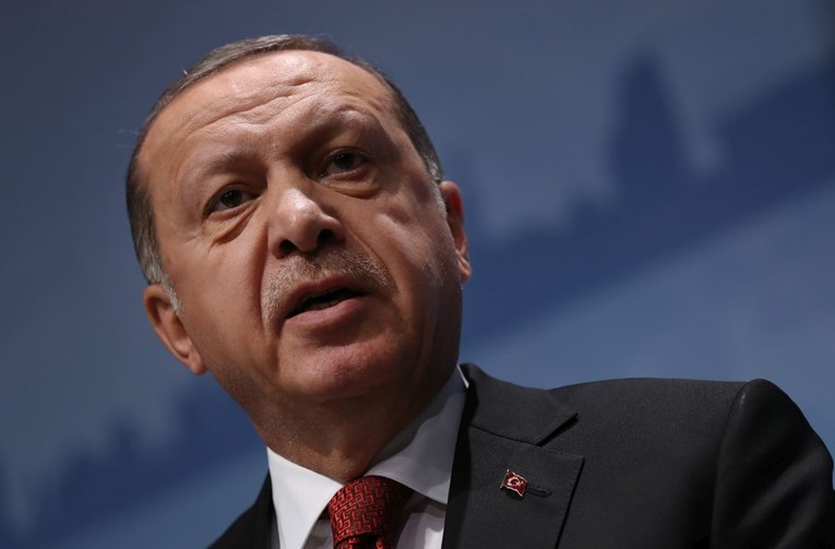 Erdogan zamijenio pet ministara, u vladi su dvije žene