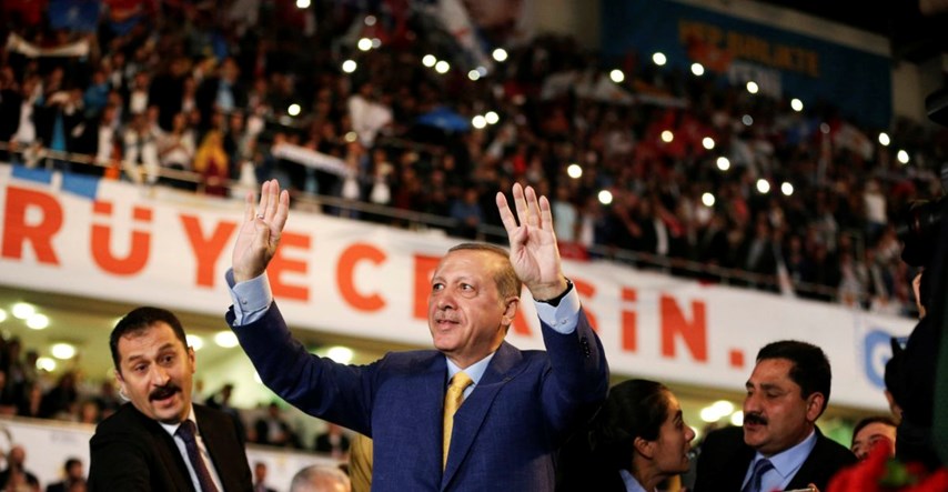 Erdogan - prvi Turčin u 70 godina na čelu države i stranke