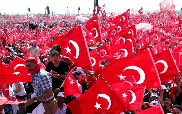 Erdogan pred milijun pristaša: "Ako narod želi smrtnu kaznu, parlament će je usvojiti"