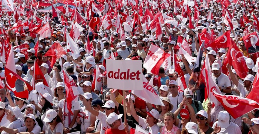 Stotine tisuća ljudi u Istanbulu prosvjeduje protiv Erdogana koji nije uspio zabraniti masovni skup