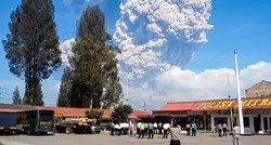 Eruptirao vulkan u Indoneziji i izbacio stup pepela visok pet kilometara