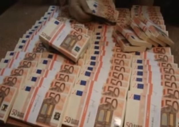 Gomila ljudi tvrdi da je 130.000 eura iz Dunava njihovo