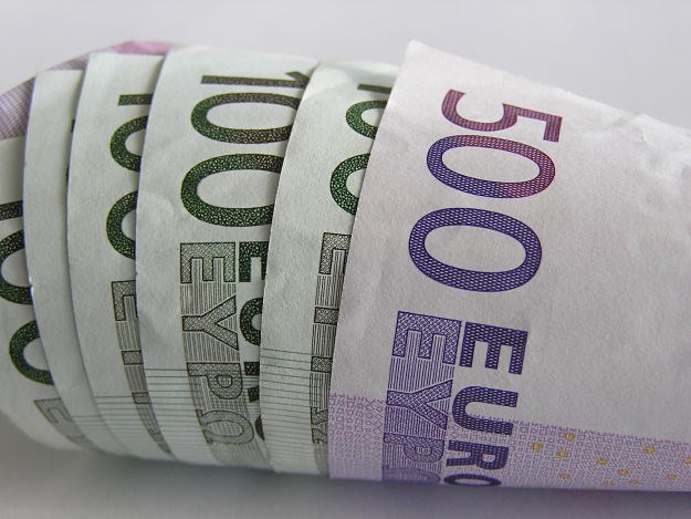 Sisak: Lažni bankari tvrdili da provjeravaju serijske brojeve novčanica eura pa opljačkali starca
