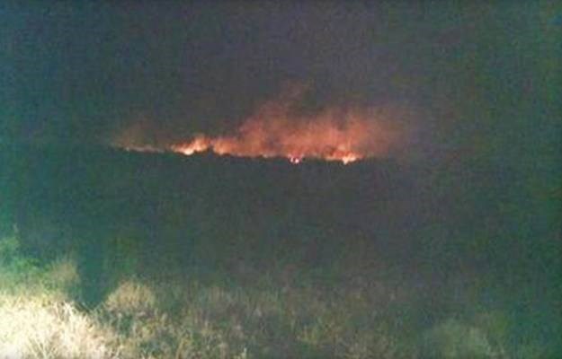 Veliki požar u Arizoni nakon pada borbenog zrakoplova F-16 na plinovod