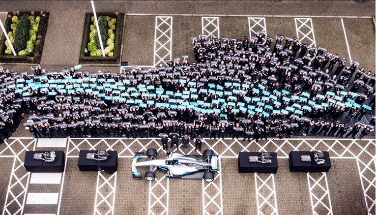 "Ovo nikad neću zaboraviti": Pogledajte kako je Mercedes dočekao novog prvaka Formule 1