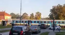 VIDEO Na pružnom prijelazu u Osijeku rampa se spušta dok vlak već prelazi preko ceste