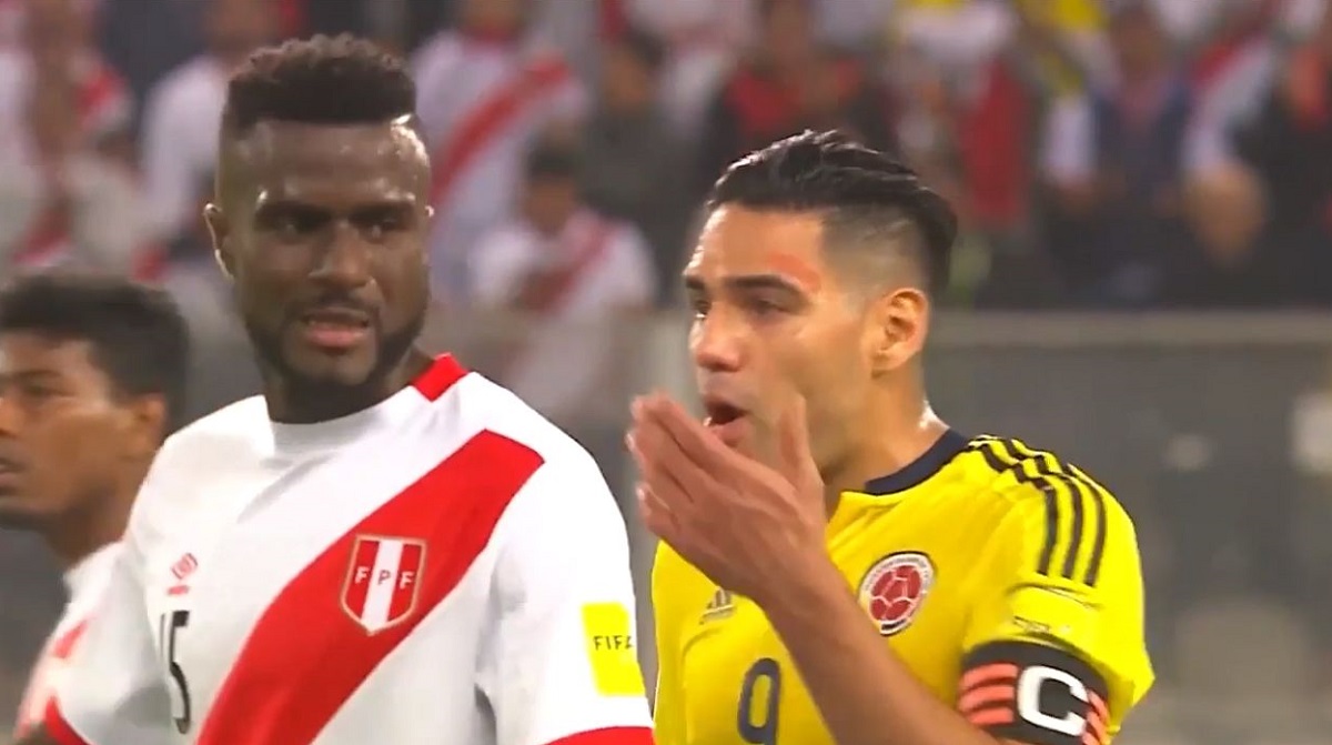 NAMJEŠTAJU UTAKMICU ZA SP PRED CIJELIM SVIJETOM Falcao po terenu žica Peruance, čija klupa pristaje