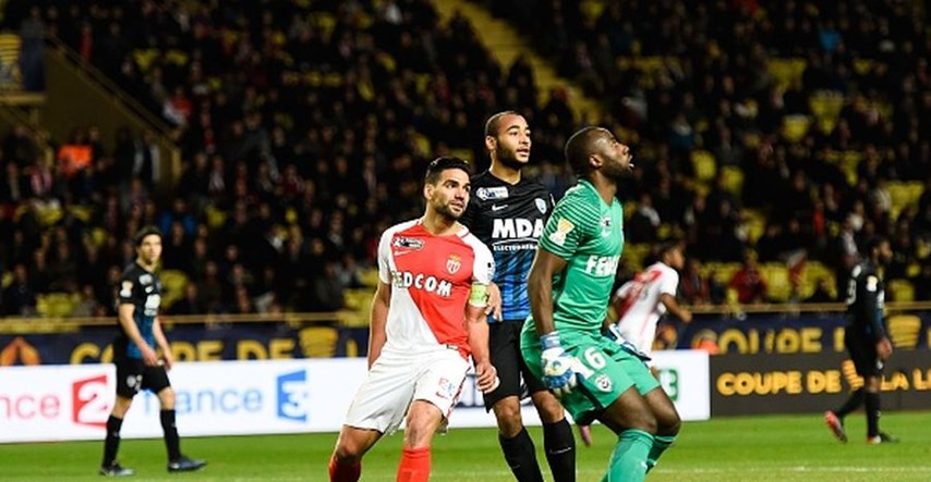 Subašić i Monaco u finalu Liga kupa, Falcao zabio nakon katastrofalne greške vratara