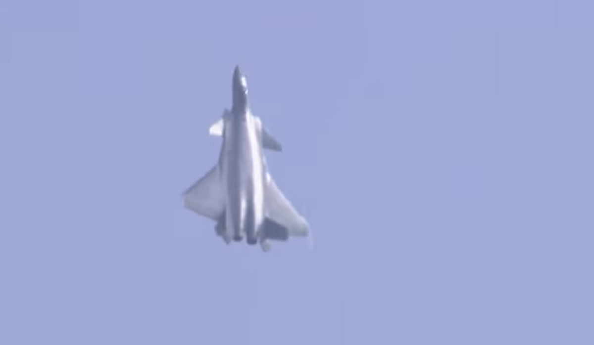 VIDEO Kina u službu stavila novi nevidljivi avion J-20, pogledajte kako izgleda