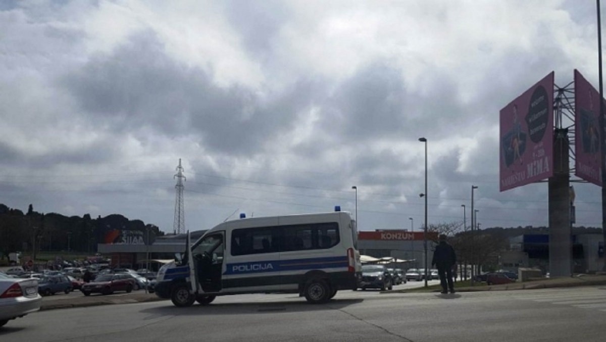 Interventna blokirala prilaz Konzumu u Puli: "Izgledalo je kao u filmu, sve se brzo odvijalo..."