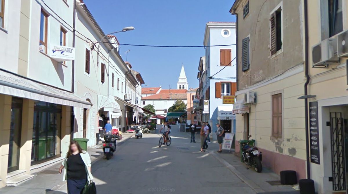 Pijana Porečanka prijetila susjedu pa napala policajca, pomogao joj 76-godišnjak