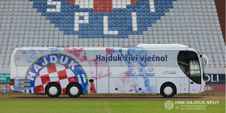 Hajduk dobio svoj brendirani autobus