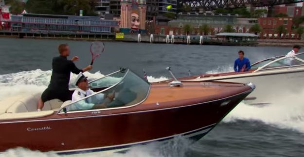 Video dana: Federer i Hewitt u Sydneyu igrali spektakularni tenis u gliserima