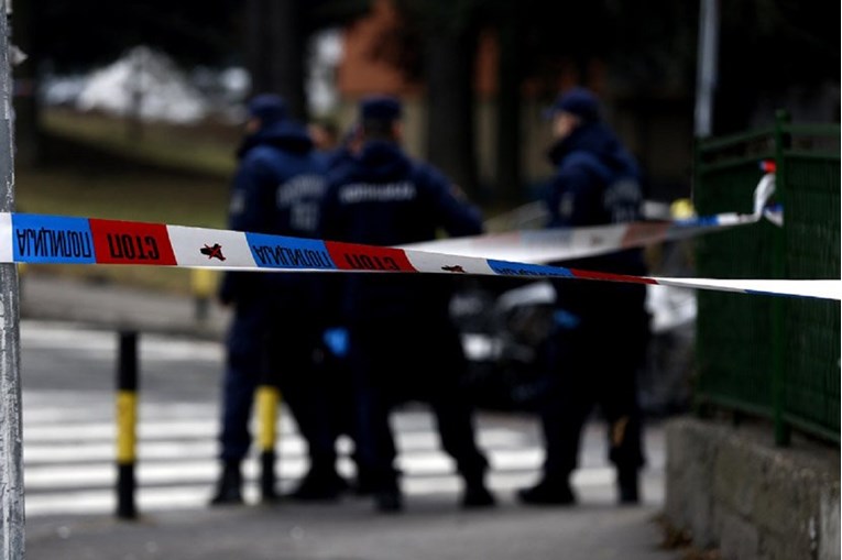 Ubio se zbog dugova? Srpski nogometaš sjeo u BMW i pucao u sebe iz lovačke puške