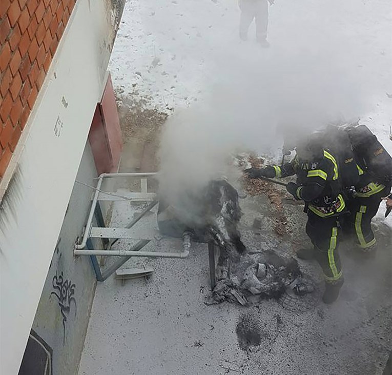 FOTO Požar na Institutu za fiziku u Zagrebu, jedna osoba ozlijeđena